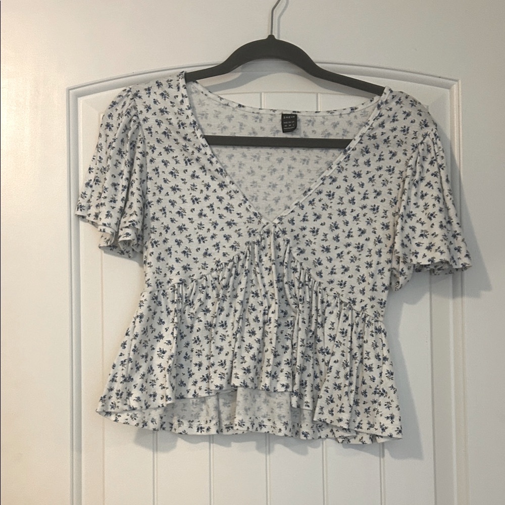 SHEIN Blue and White Floral Peplum Blouse